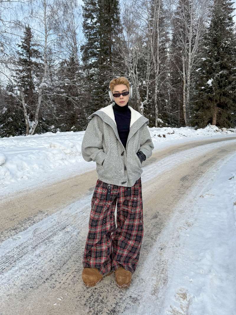 DBW Doublewin Sherpa High-Neck Cardigan Sweater
