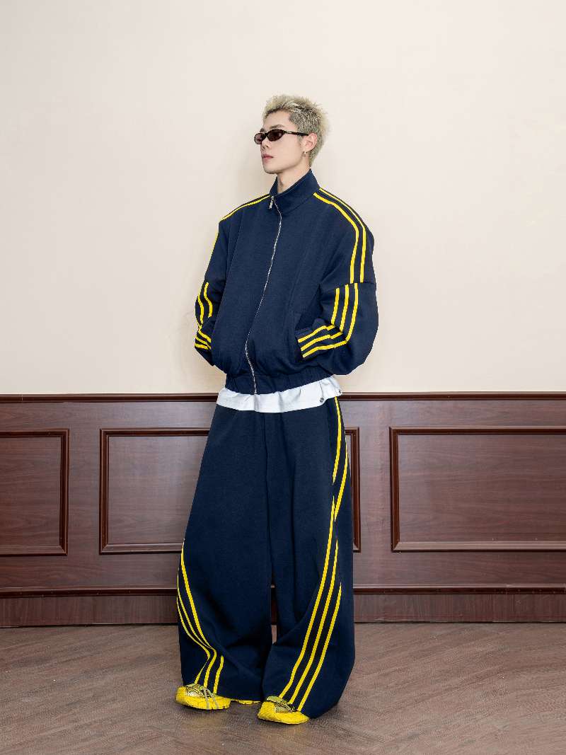 DBW Doublewin Navy Yellow Stripe High-Neck Sport Set