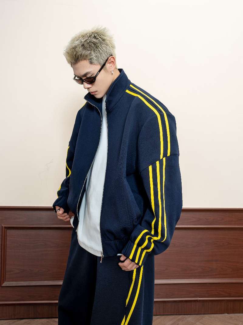 DBW Doublewin Navy Yellow Stripe High-Neck Sport Set