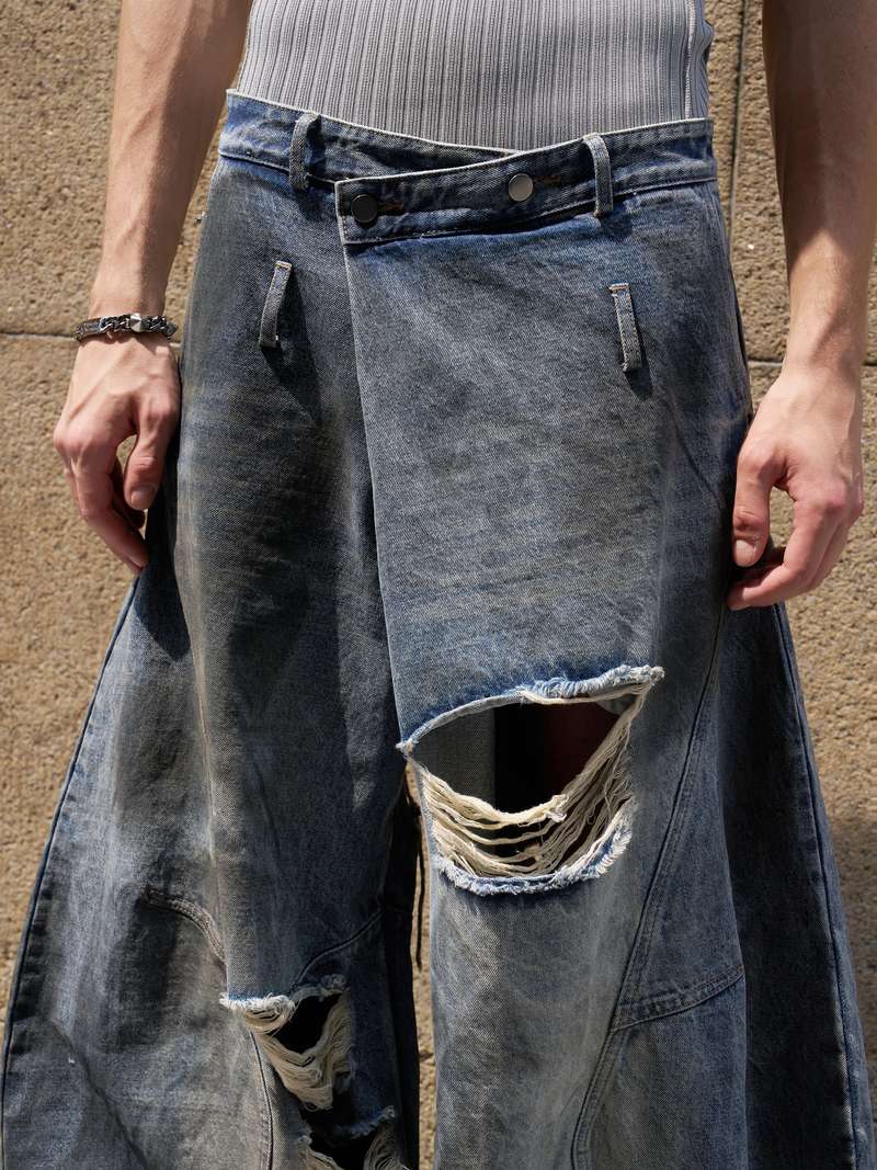 DBW Doublewin Reverse Waistband Distressed Scimitar Jeans
