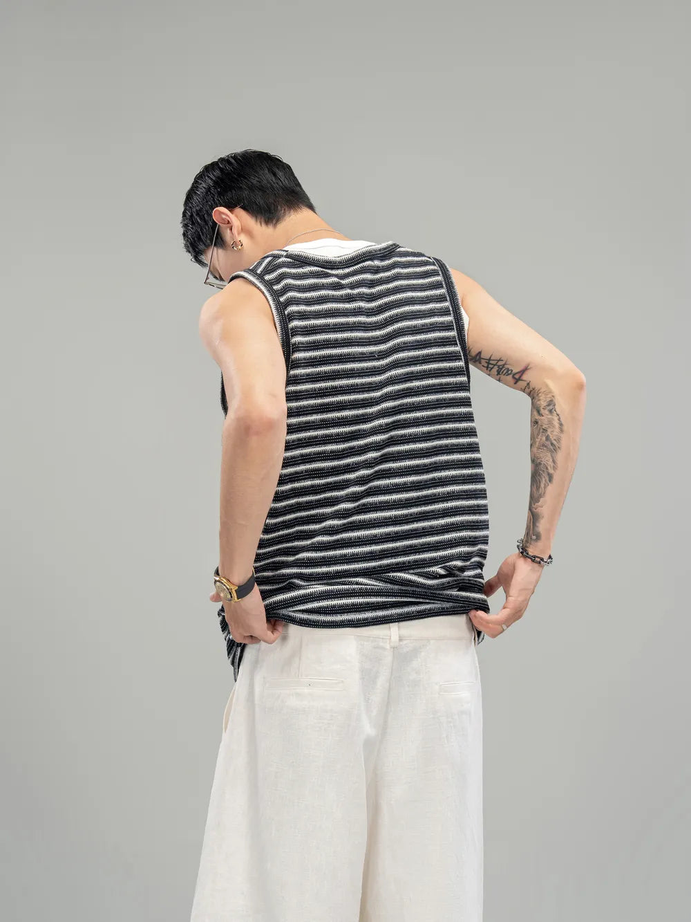 DBW Doublewin Black White Striped Knit Vest
