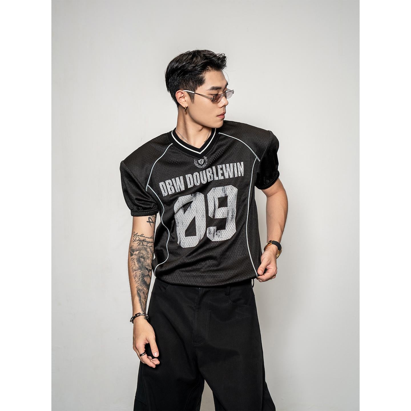 DBW Doublewin Men's quick-drying Mesh Football Jersey with Integrated Shoulder Pads