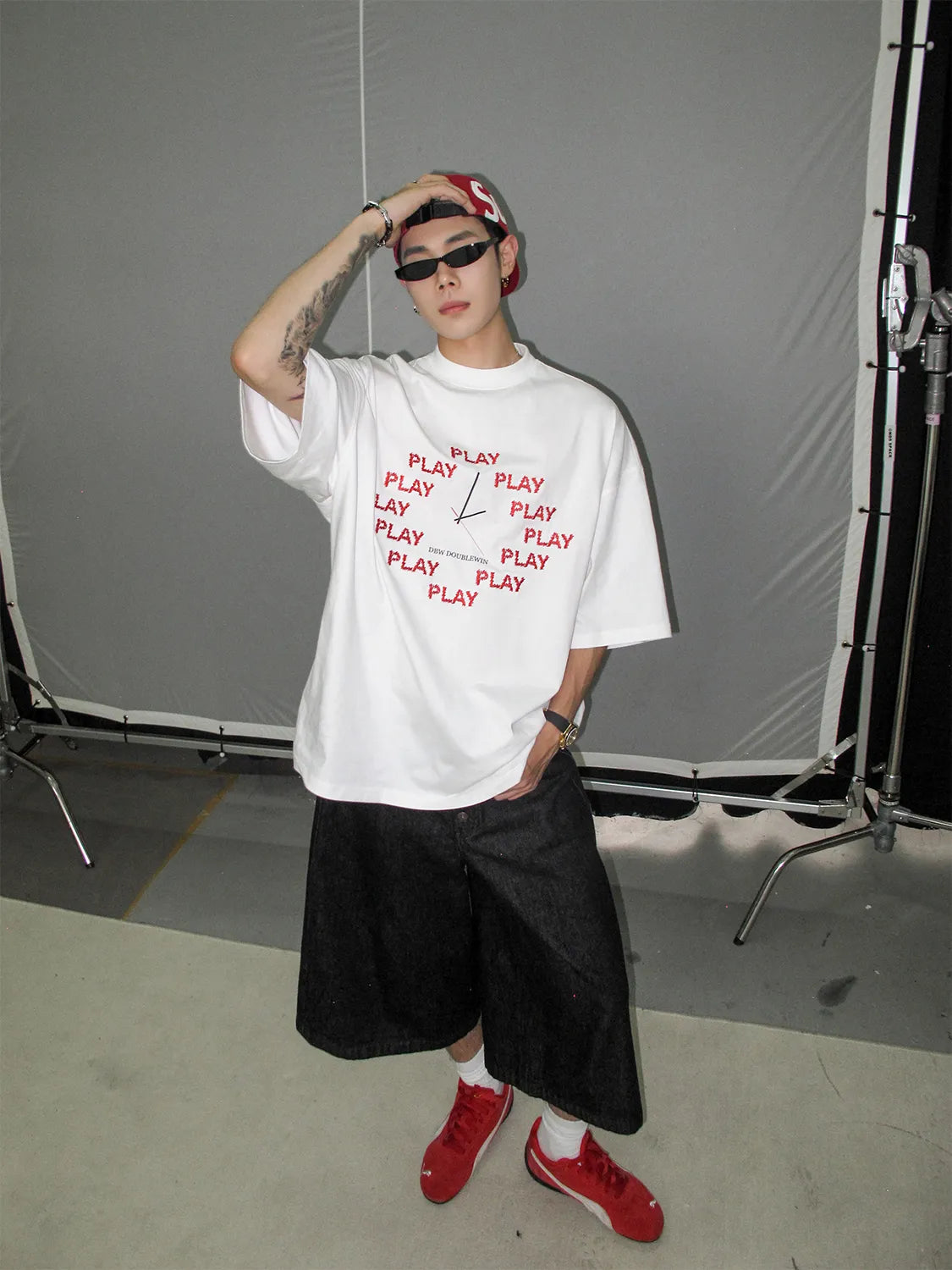 DBW Doublewin"PLAY" Clock Embroidery T-Shirt