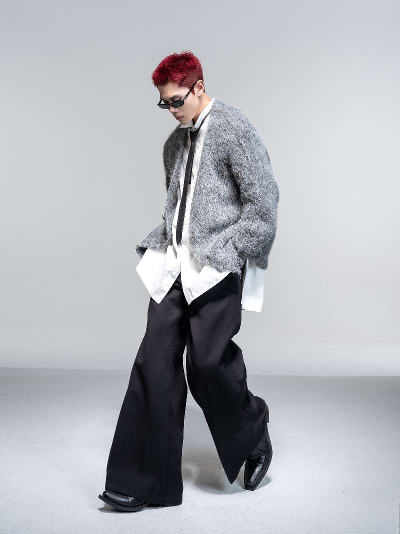DBW Doublewin Solid Color V-Neck Relaxed Fit Knit Cardigan