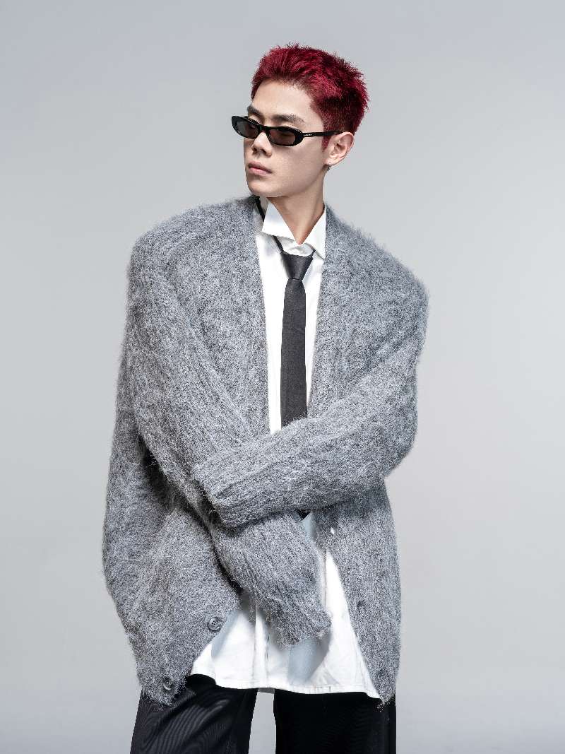 DBW Doublewin Solid Color V-Neck Relaxed Fit Knit Cardigan