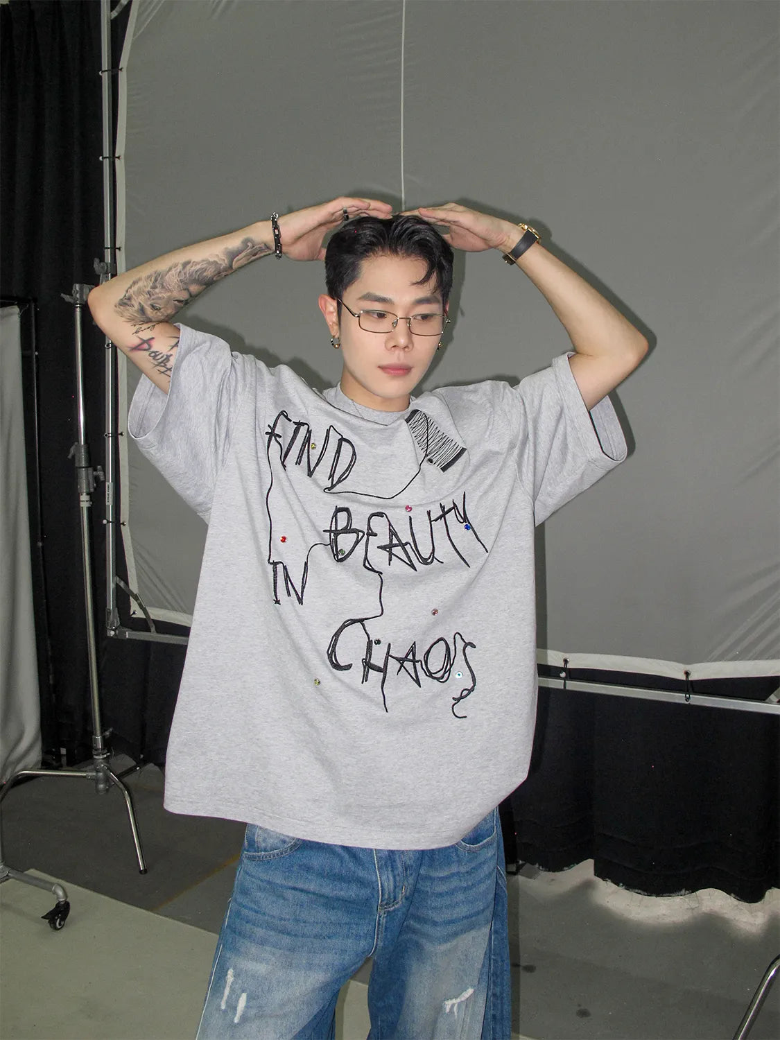 DBW Doublewin Sparkling Diamond Abstract Embroidery T-Shirt