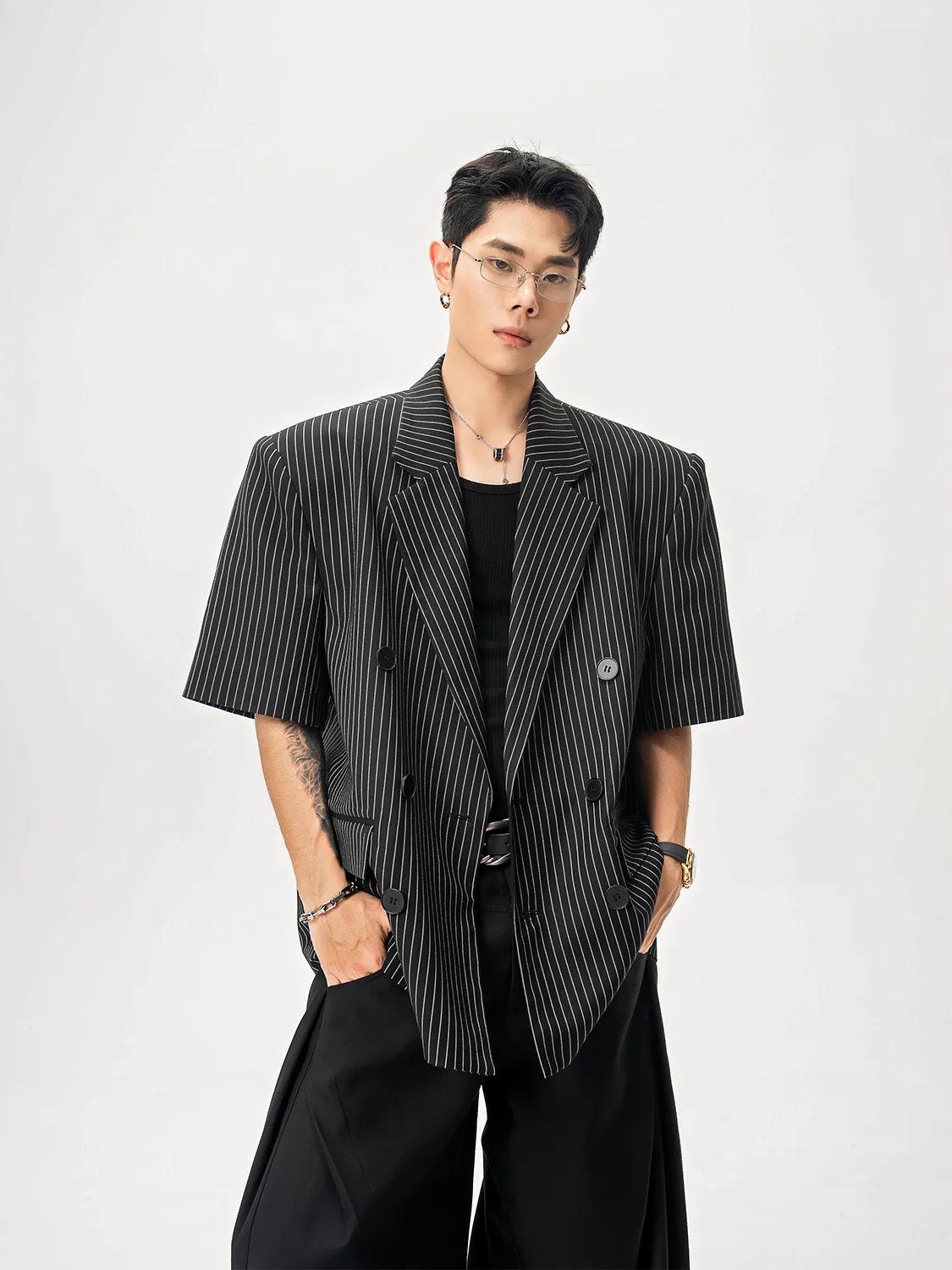 DBW Doublewin Striped Oversized Wide-Shoulder Short Sleeve Blazer