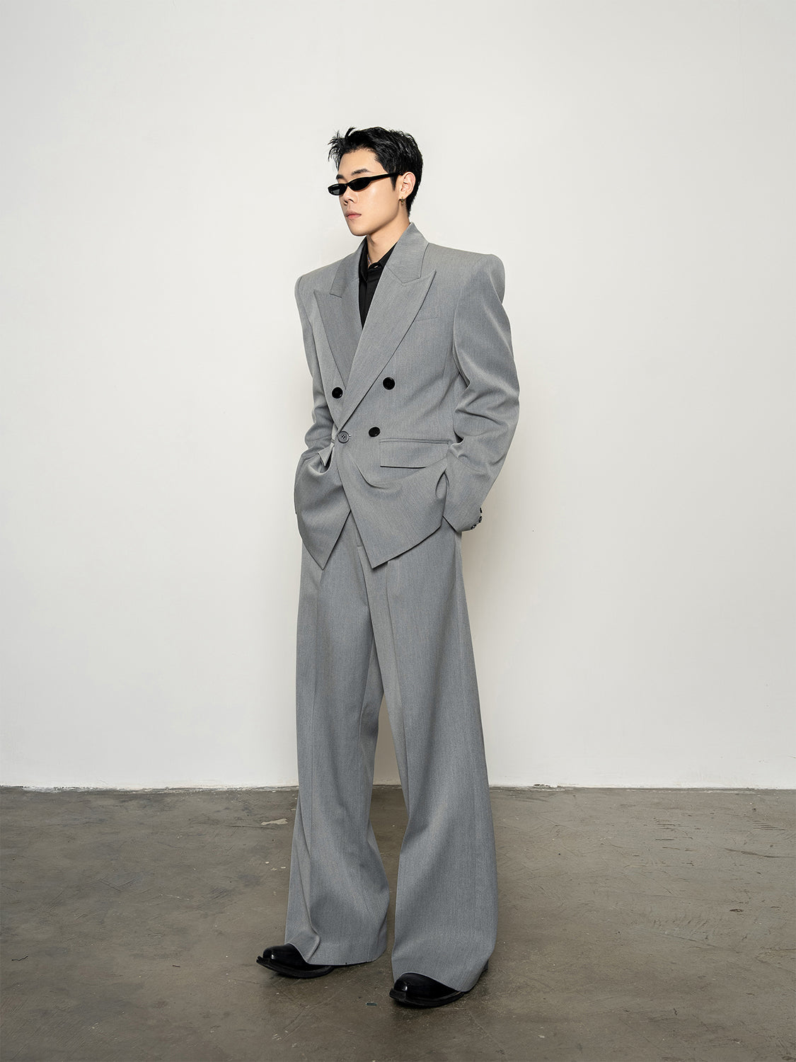 DBW Doublewin Wide-Shoulder Waist-Cinching Suit Set