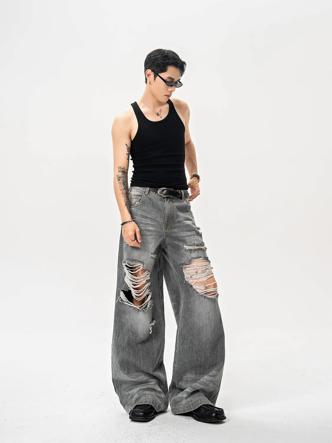 DBW Doublewin Distressed Design Straight Leg Jeans