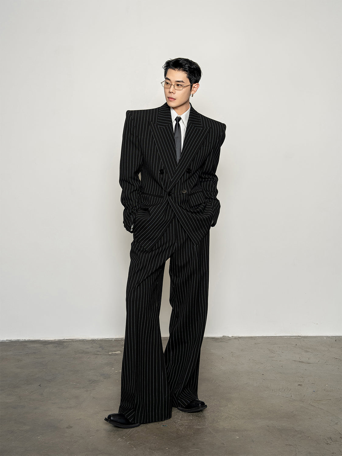 DBW Doublewin Striped Wide-Shoulder Waist-Cinching Suit Set