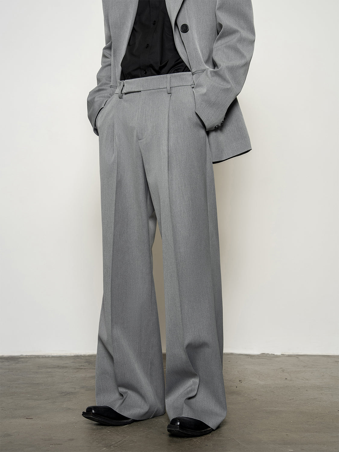 DBW Doublewin Wide-Shoulder Waist-Cinching Suit Set