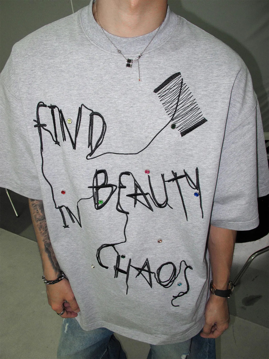 DBW Doublewin Sparkling Diamond Abstract Embroidery T-Shirt