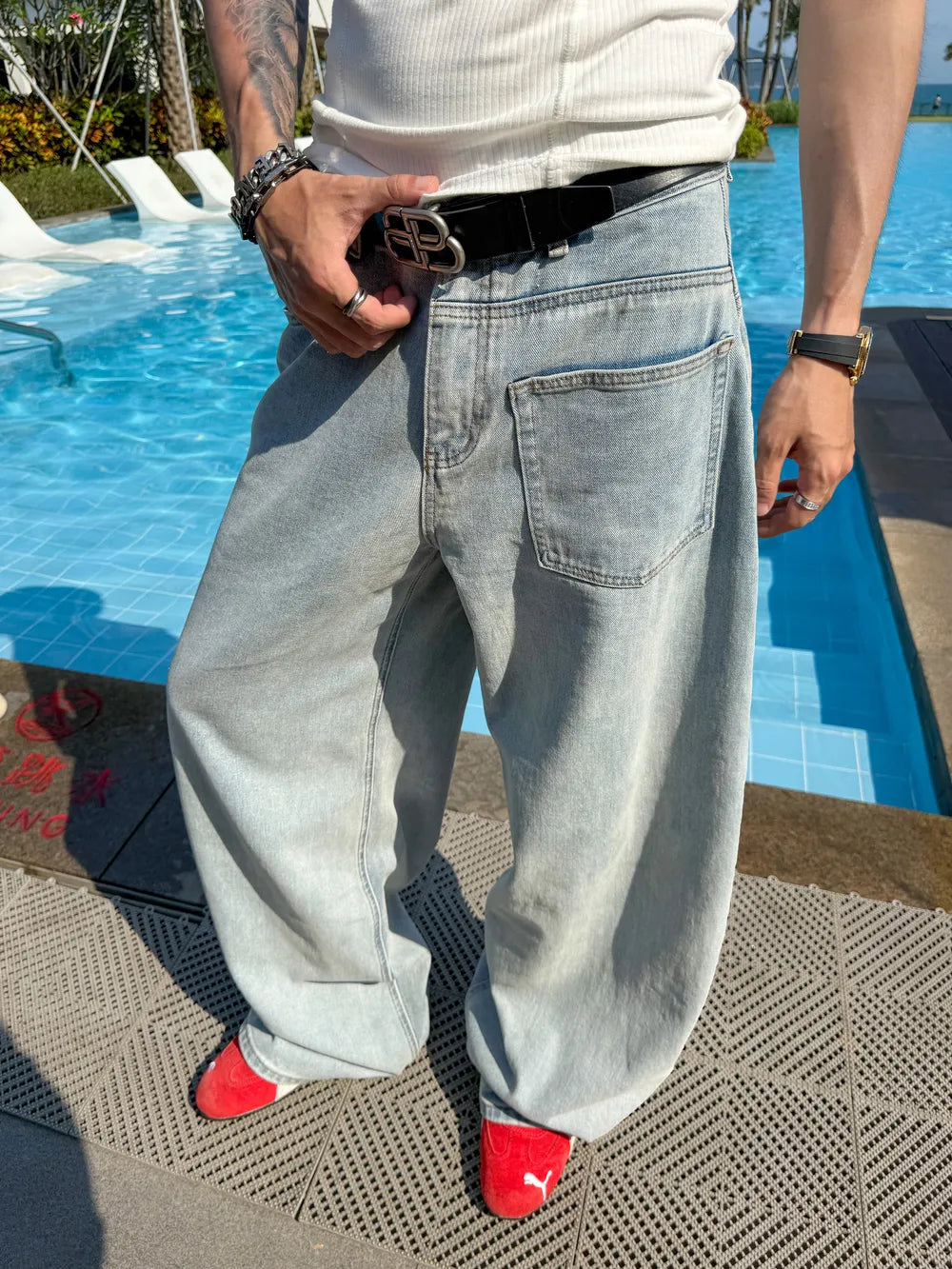 DBW Doublewin Semi-Reversed Design Washed Jeans
