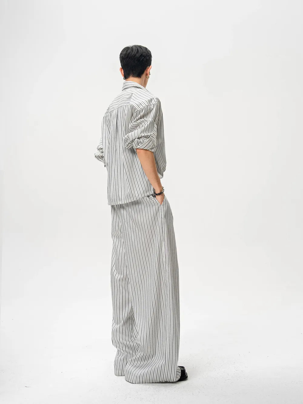 DBW Doublewin Black White Stripe Tencel Double Pleat Leisure Set