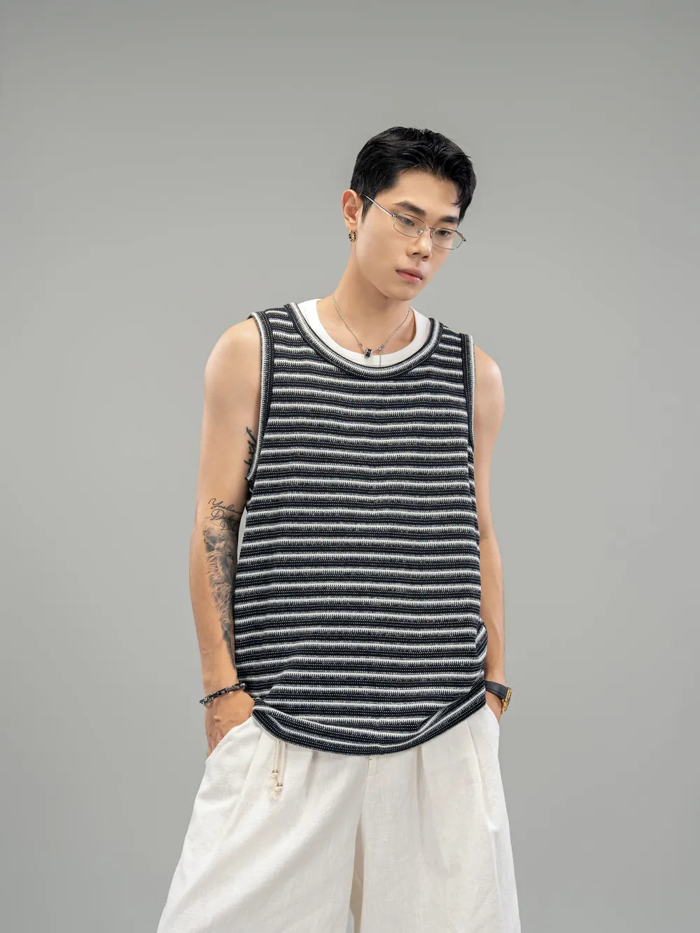 DBW Doublewin Black White Striped Knit Vest