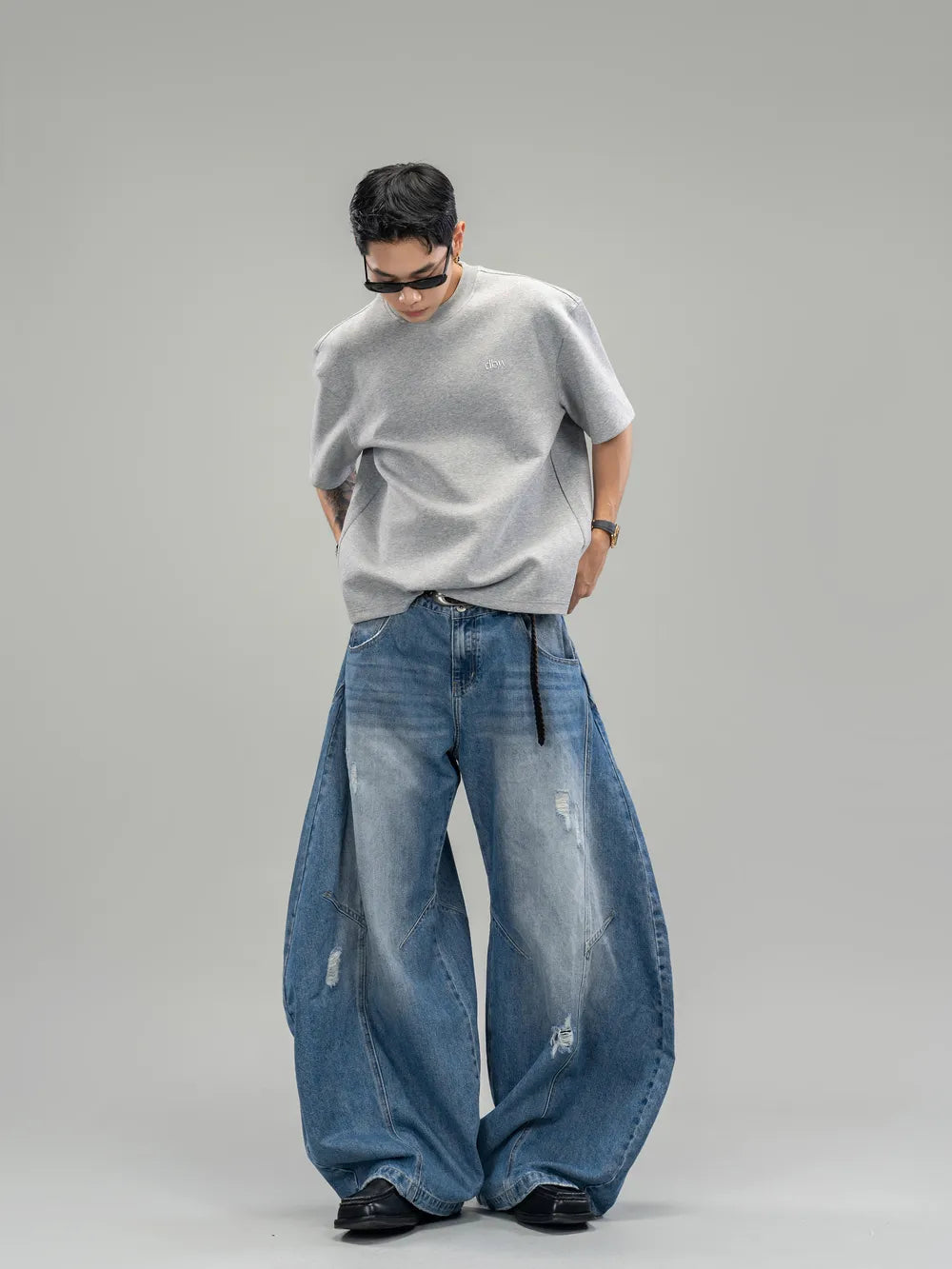DBW Doublewin Distressed Scimitar Wide-Leg Jeans