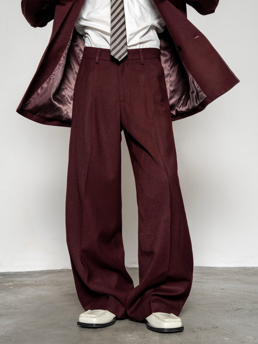 DBW Doublewin Burgundy Wide-Shoulder Peaked Lapel Suit Set