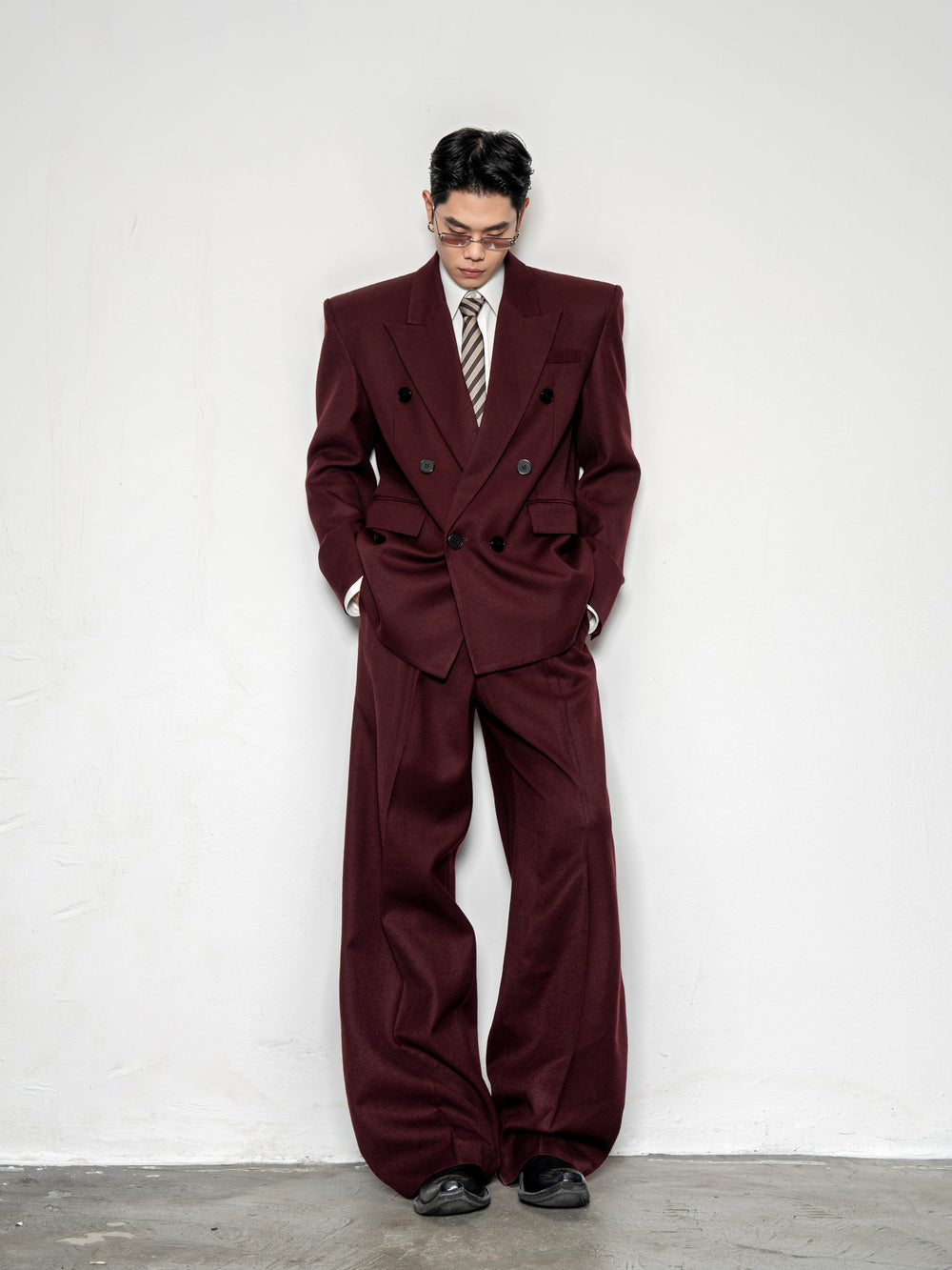 DBW Doublewin Burgundy Wide-Shoulder Peaked Lapel Suit Set